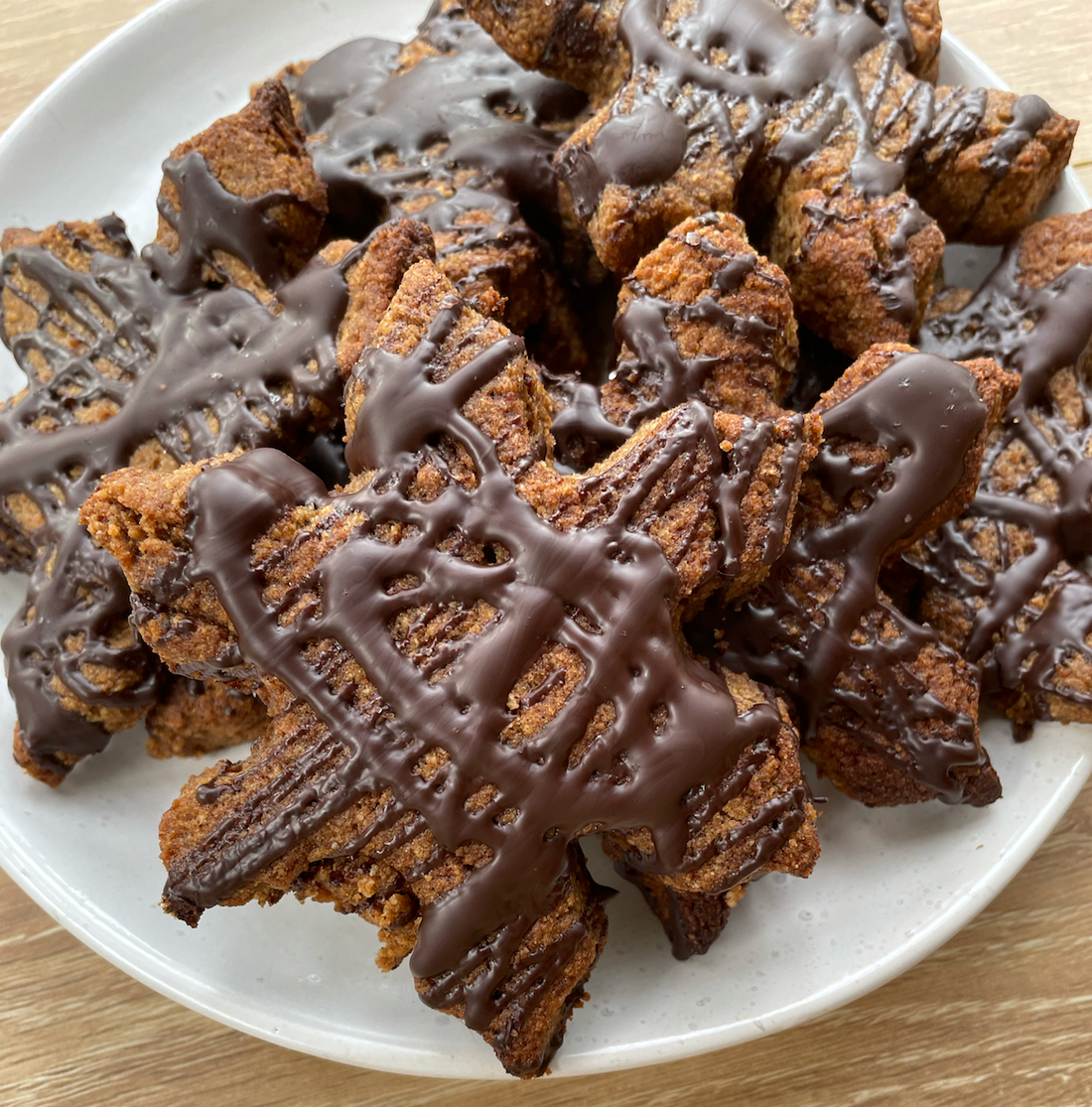 The Ultimate Soft + Chewy Gingerbread Cookies! (V, GF, RSF)